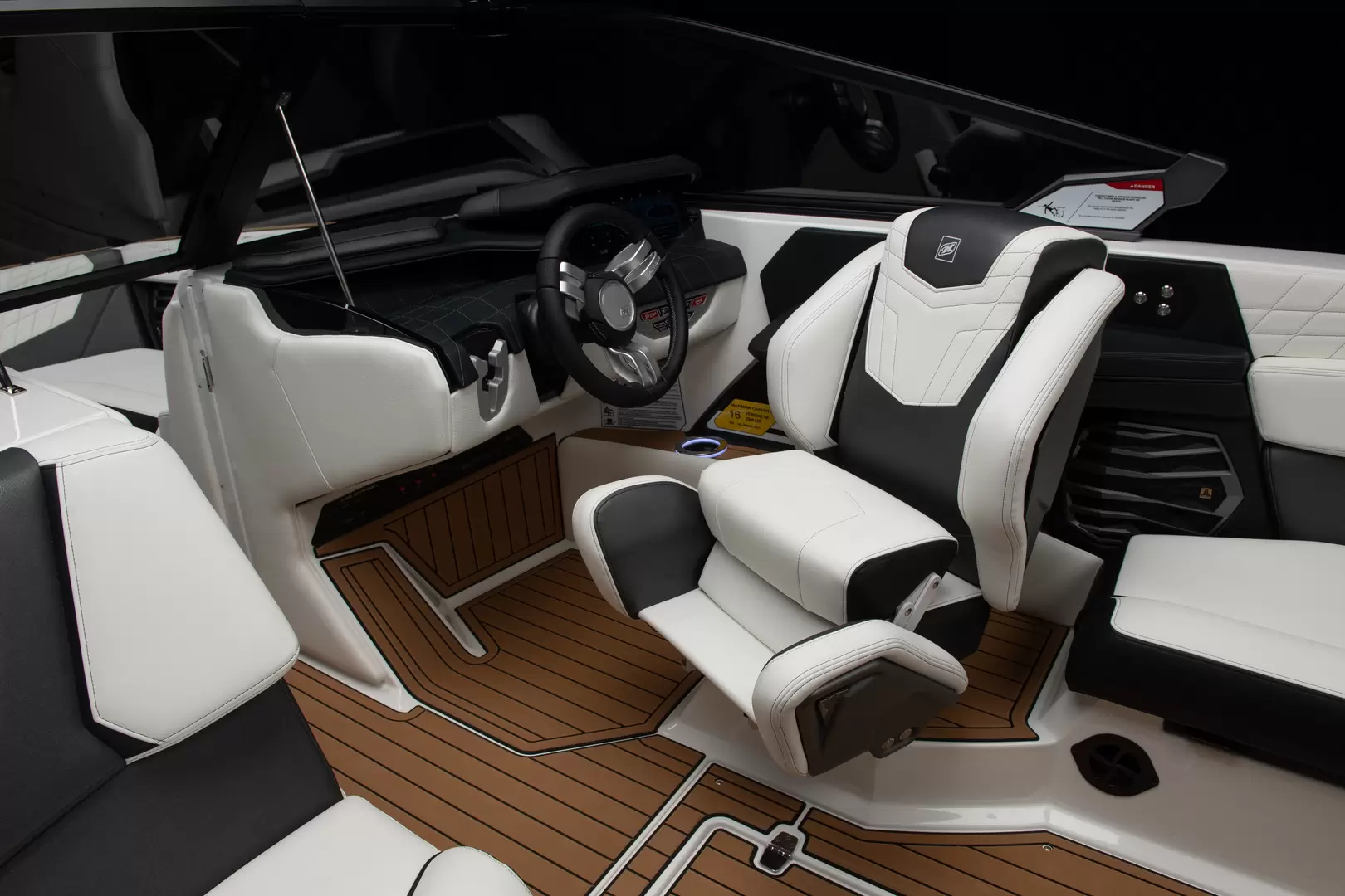 Nautique G23