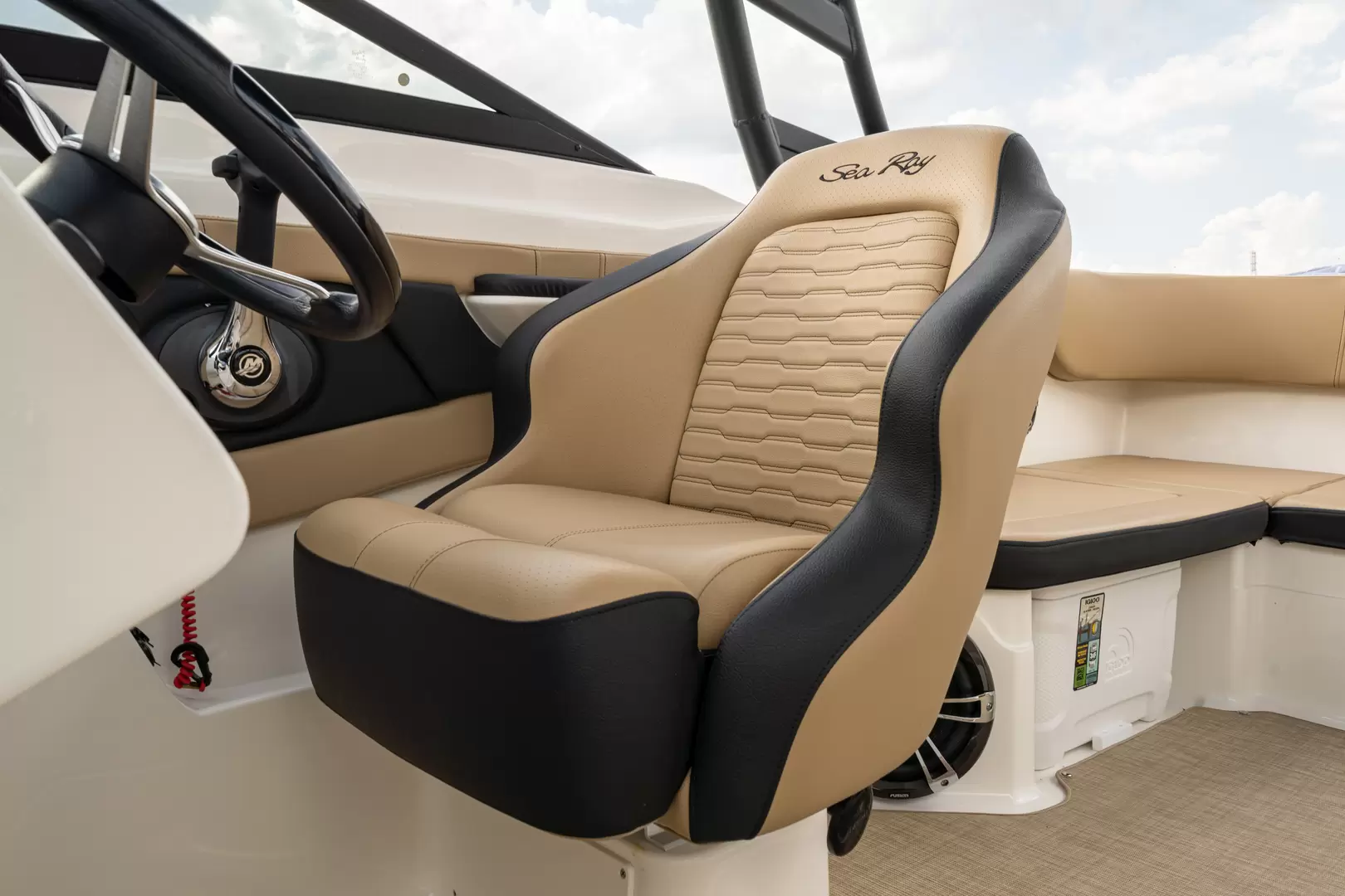 Sea Ray SPX 210