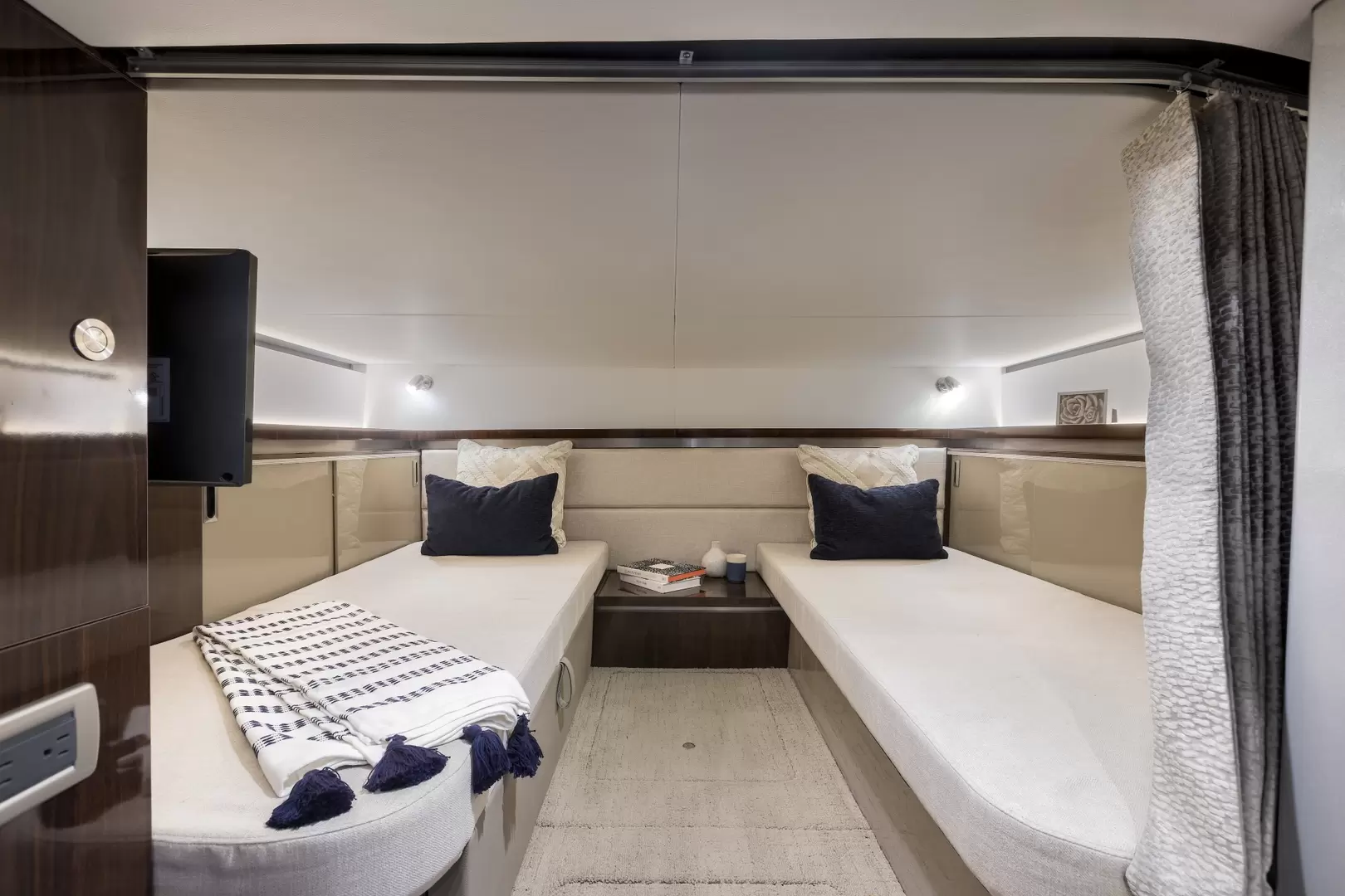 Sea Ray Sundancer 320